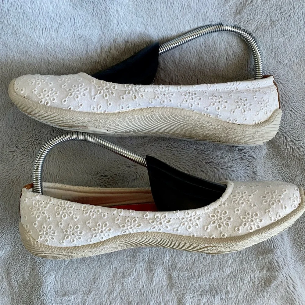 Dr. Scholl's‎ Joliet Off White Floral Eyelet Embroidered Ballet Flats 10M